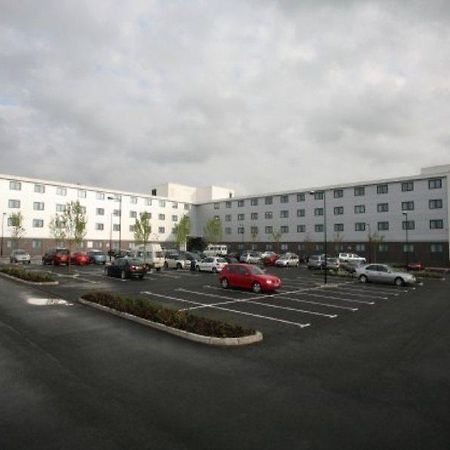 Holiday Inn Express Manchester Airport Ringway Exterior photo