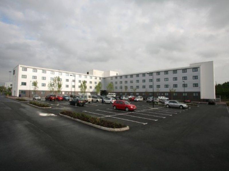 Holiday Inn Express Manchester Airport Ringway Exterior photo